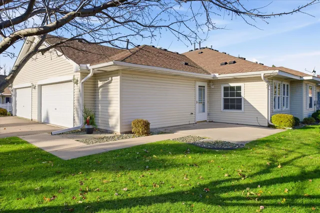 $300,000 | 19158 Jackson Court, Elk River, MN 55330