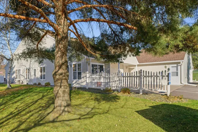 $300,000 | 19158 Jackson Court, Elk River, MN 55330