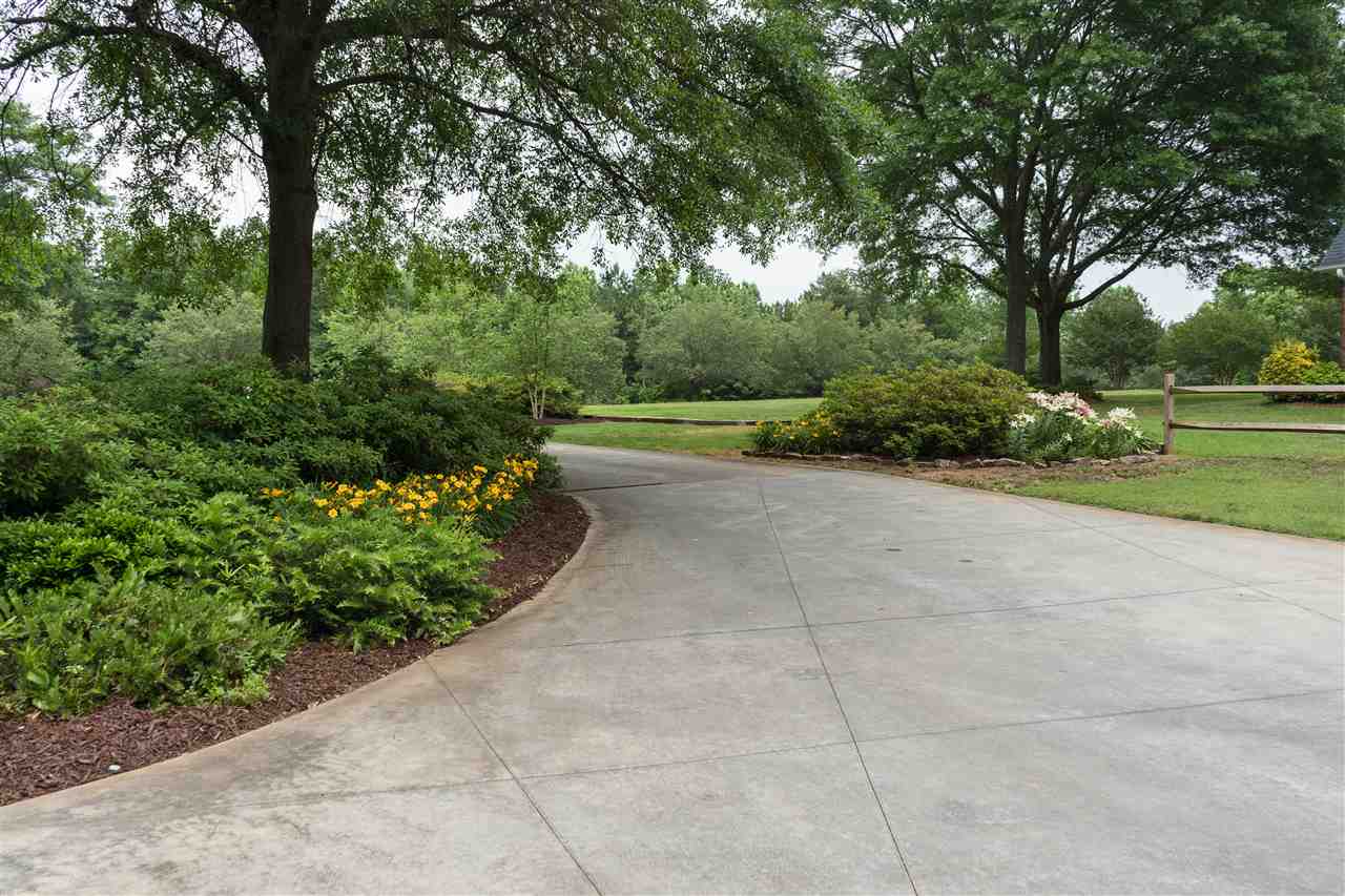 225 Farm Lake Road Boiling Springs, SC 29316 - Photo 34 of 36 Gallery Image 34