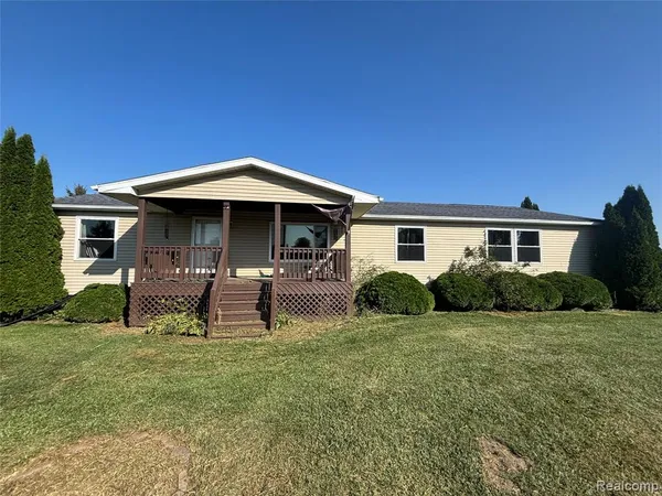 $299,000 | 6558 Gosline Road, Brown City, MI 48416