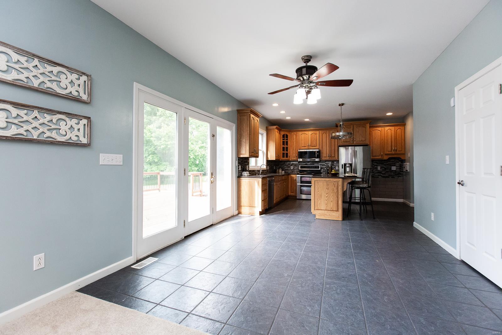 1077 Meadowsong Road Lebanon, IL 62254 - Photo 16 of 52