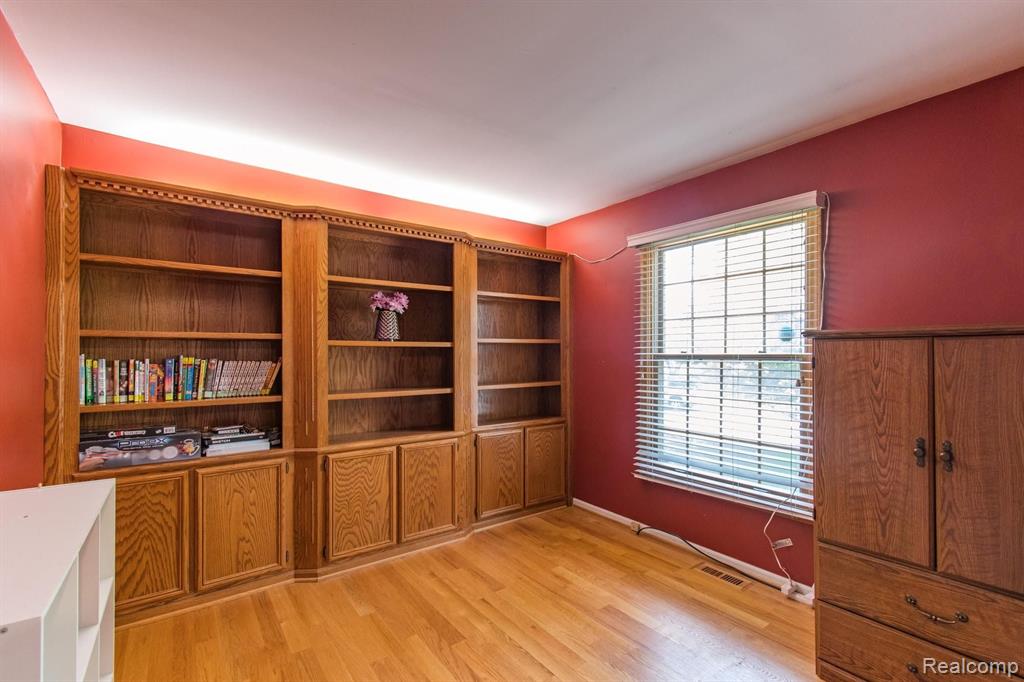 2604 Winter Park Road Rochester Hills, MI 48309 - Photo 12 of 48