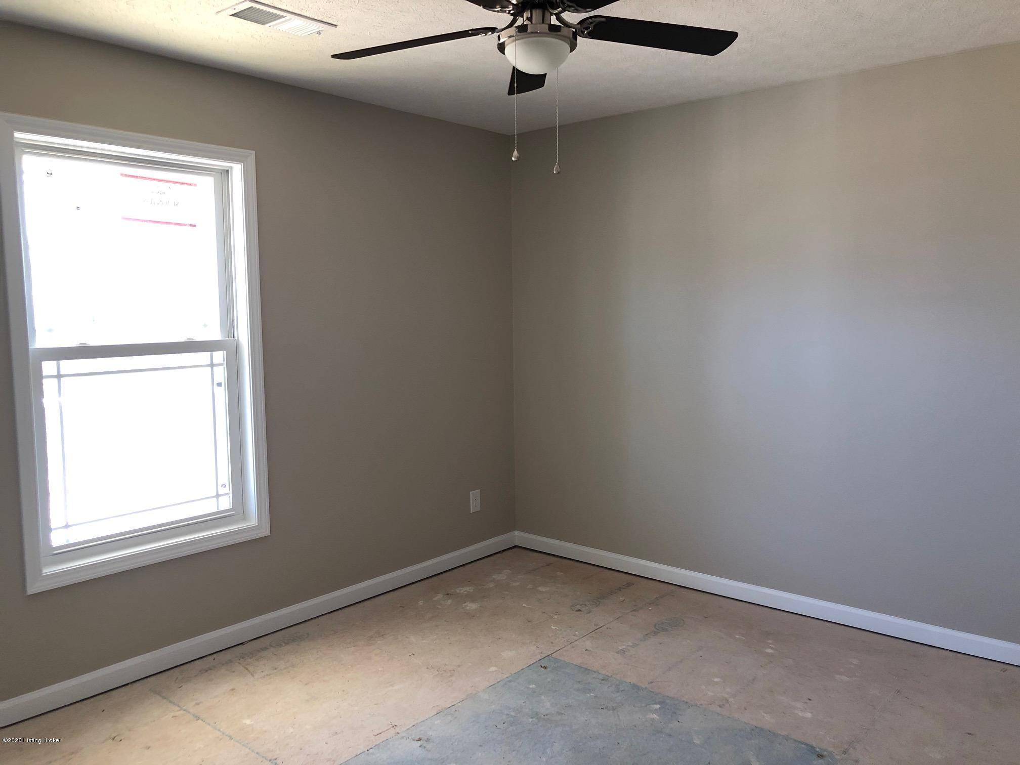 126 Ridge Point Drive Brandenburg, KY 40108 - Photo 12 of 18 red bed 2