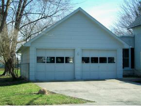 415 Fulton Avenue Rochester, IN 46975 - Photo 2 of 2