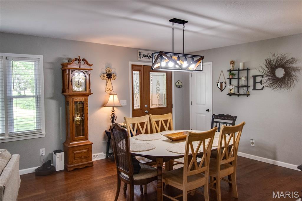 6607 Wenzel Road Alton, IL 62002 - Photo 4 of 25