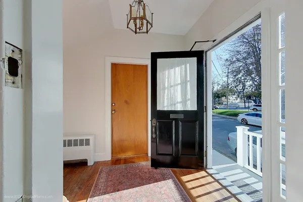 $2,200 | 6 Equality Street, Unit 2, Newport, RI 02840