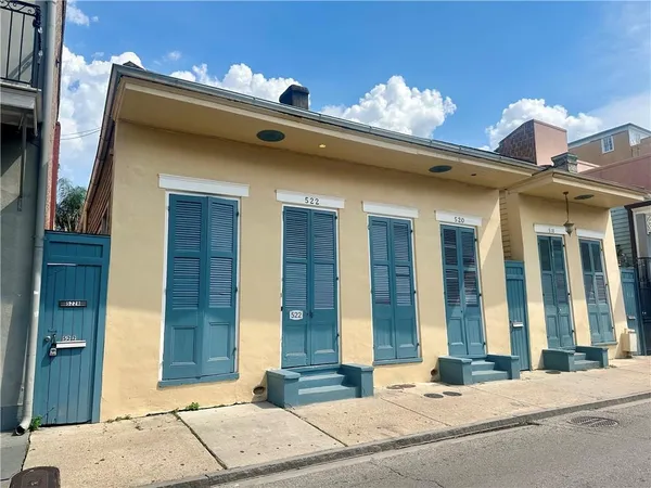 $1,350 | 522 Dauphine Street, Unit REAR, New Orleans, LA 70112