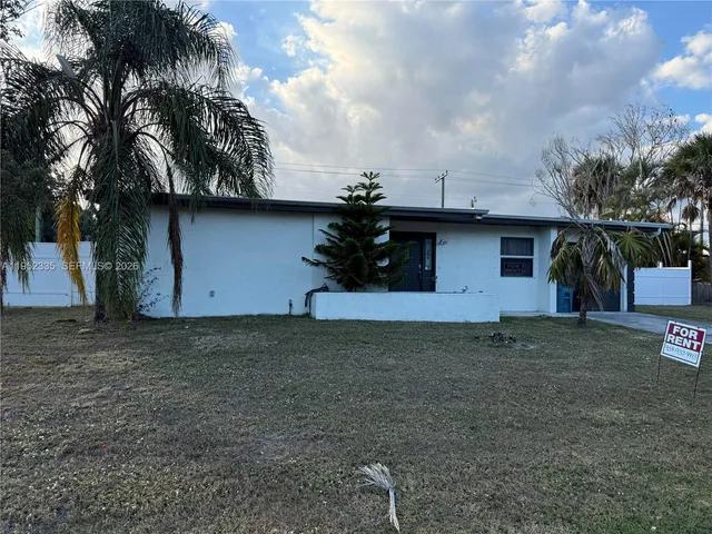 $1,000 | 910 Southwest Airoso Boulevard, Unit 1, Port St. Lucie, FL 34983