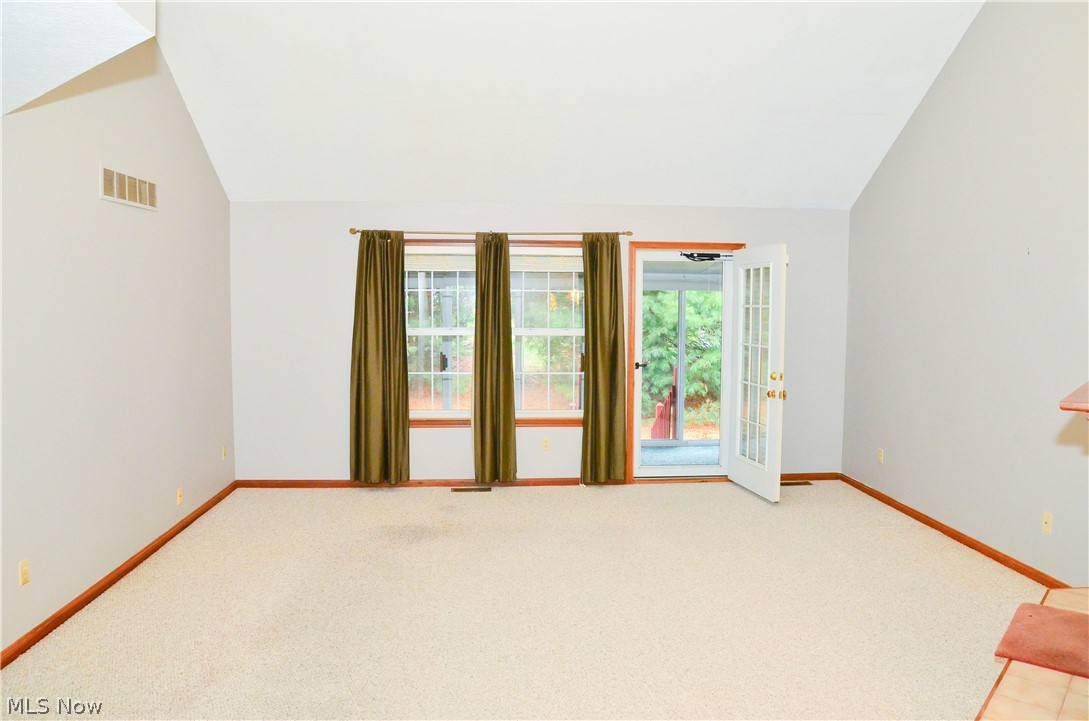 2146 Abbey Road Akron, OH 44312 - Photo 6 of 33