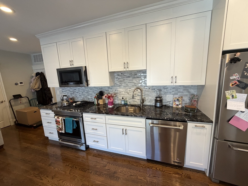 57 L Street, Unit 2 Boston, MA 02127 - Photo 10 of 12