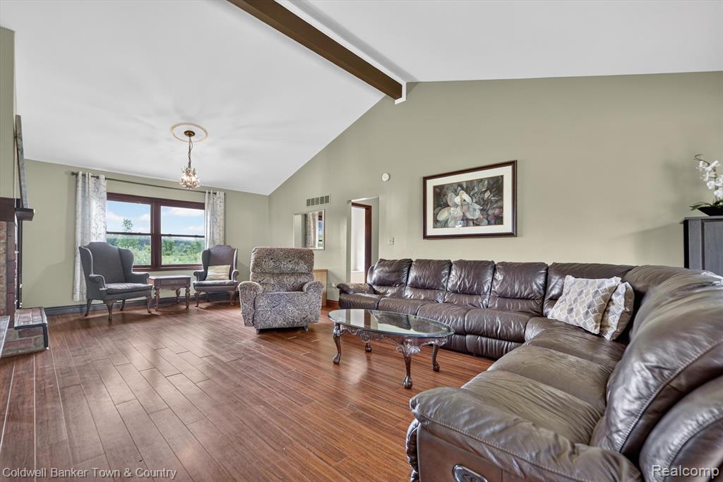 8175 Farley Road Pinckney, MI 48169 - Photo 6 of 61 Gallery Image 6