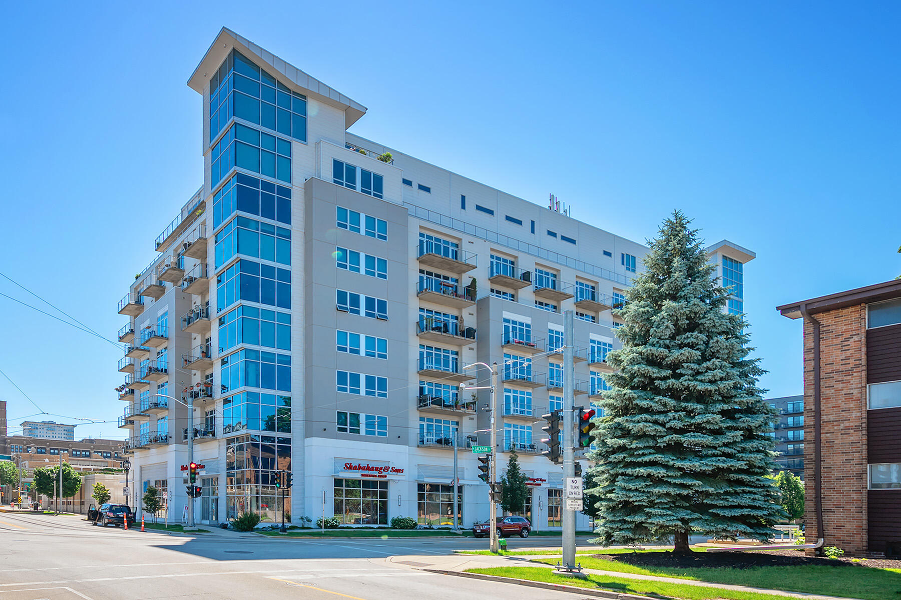 601 East Ogden Ave Unit 804