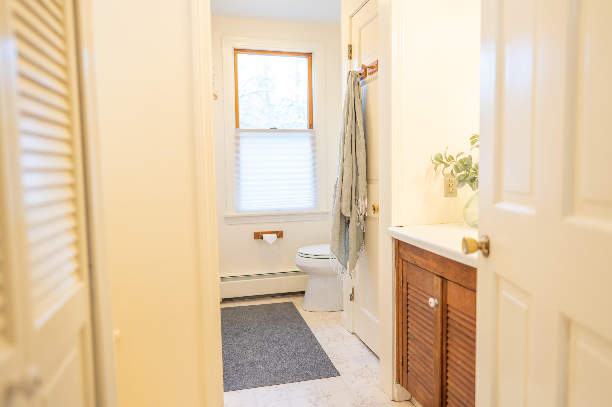 147 Brook Trail Road Brewster, MA 02631 - Photo 21 of 43 a bathroom with a tub sink and mirror