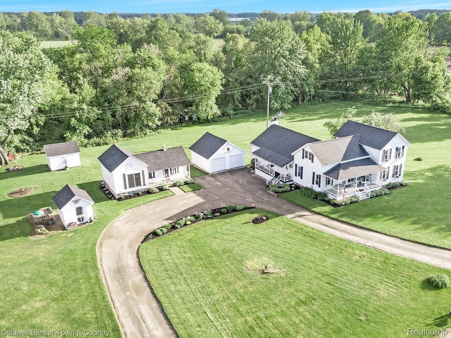 6457 Layton Road Fowlerville, MI 48836 - Photo 32 of 36 DJI_0059 croped.jpg
