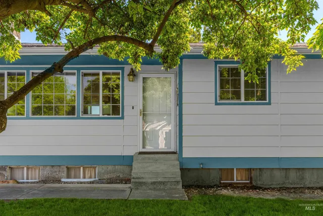 $430,000 | 3815 14th Street, Lewiston, ID 83501