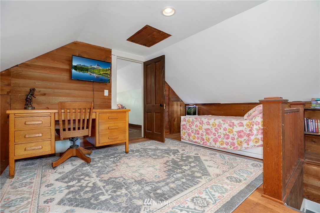 10919 Upper Preston Road Southeast Issaquah, WA 98027 - Photo 15 of 25 Gallery Image 15