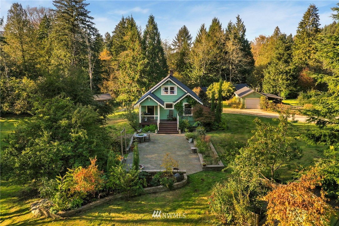 10919 Upper Preston Road Southeast Issaquah, WA 98027 - Photo 3 of 25 Gallery Image 3