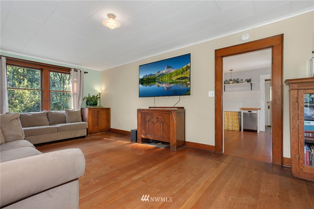10919 Upper Preston Road Southeast Issaquah, WA 98027 - Photo 5 of 25 Gallery Image 5