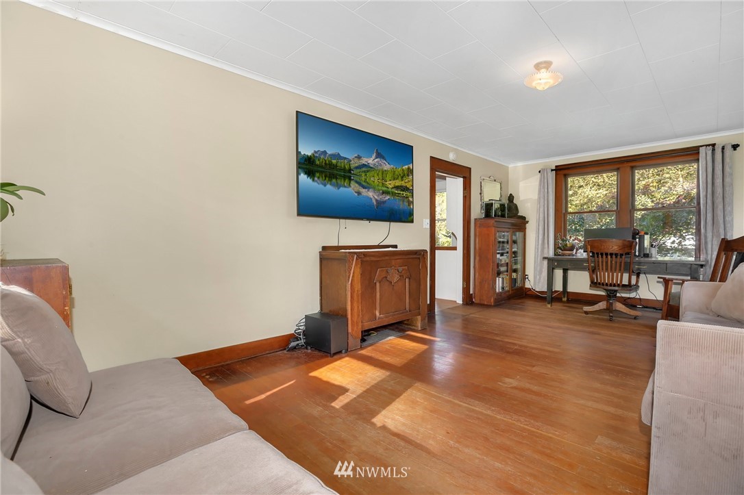 10919 Upper Preston Road Southeast Issaquah, WA 98027 - Photo 7 of 25 Gallery Image 7