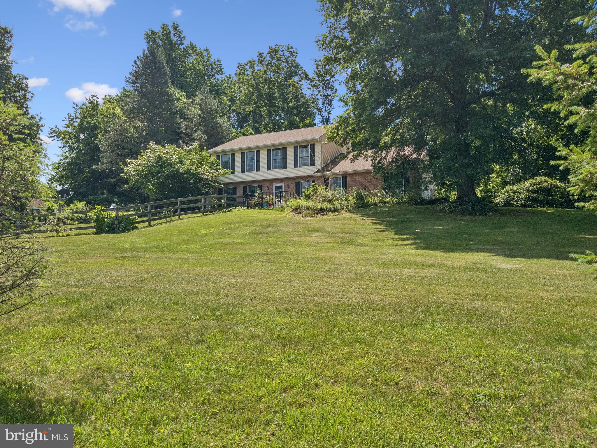 407 Miller Road Reading, PA 19608 - Photo 3 of 37