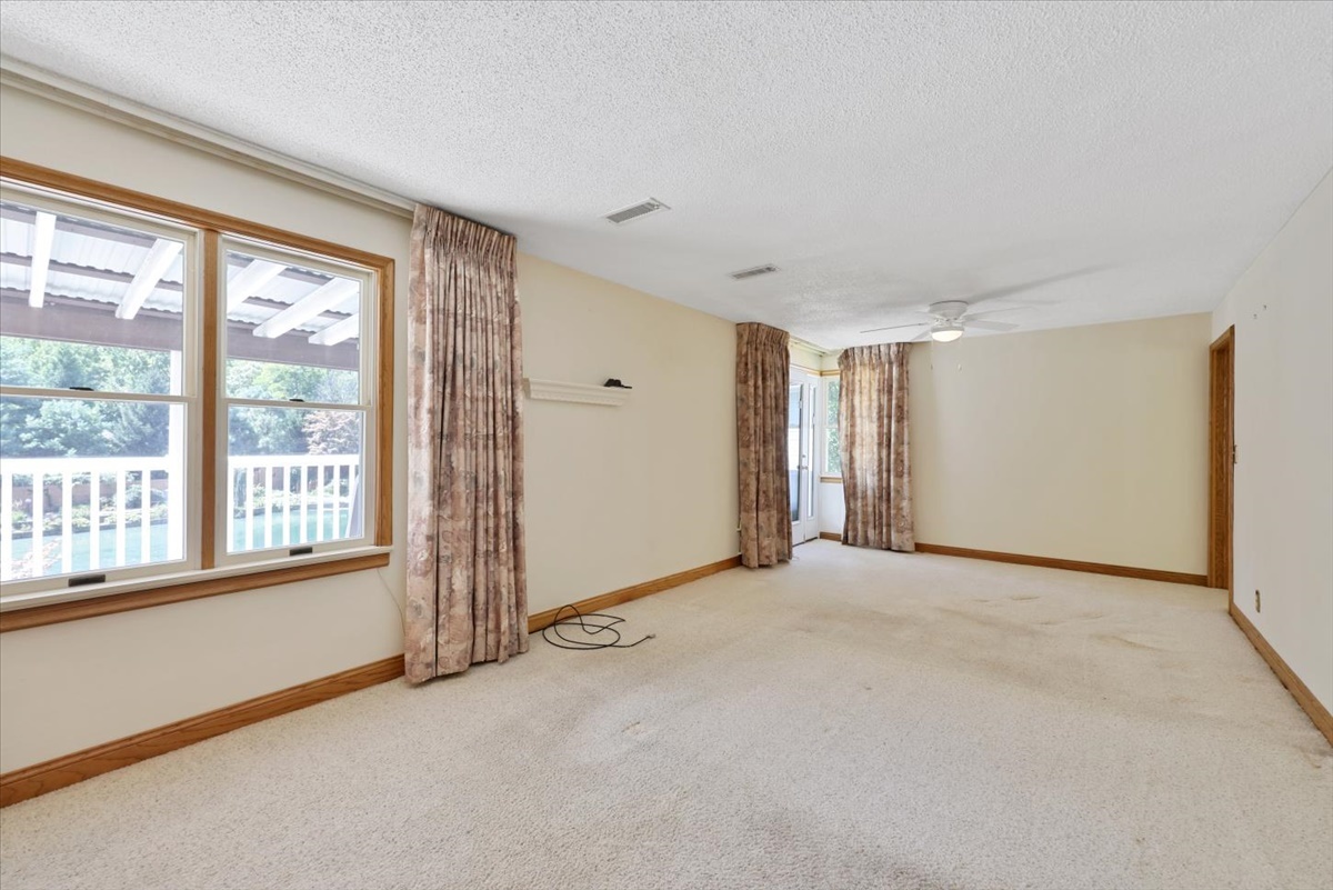 12 Circle Drive Decatur, IL 62521 - Photo 7 of 35 a view of an empty room with a window