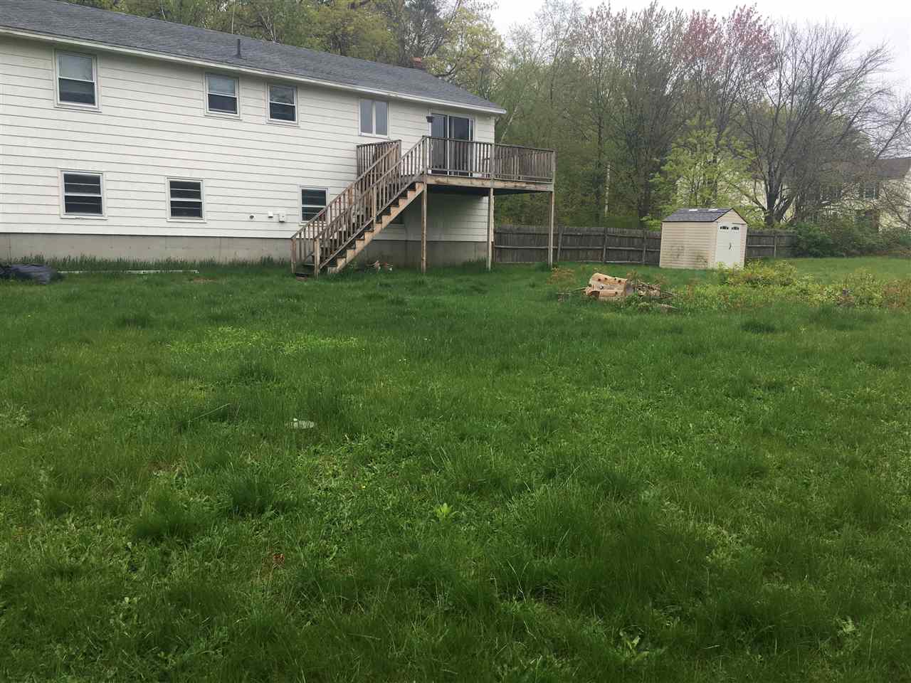 215 Mammoth Road Pelham, NH 03076 - Photo 16 of 19