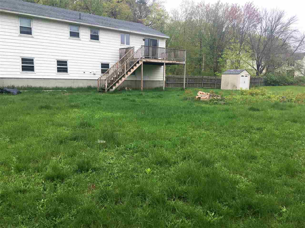 215 Mammoth Road Pelham, NH 03076 - Photo 18 of 19