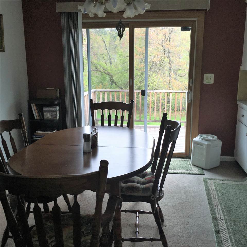 215 Mammoth Road Pelham, NH 03076 - Photo 6 of 19