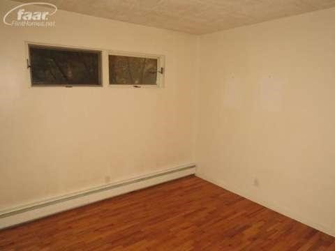 701 North Road Fenton, MI 48430 - Photo 7 of 12 20376314-6.JPG