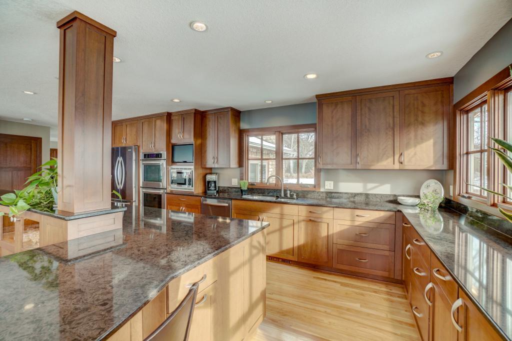 5495 Carlson Road Shoreview, MN 55126 - Photo 15 of 46