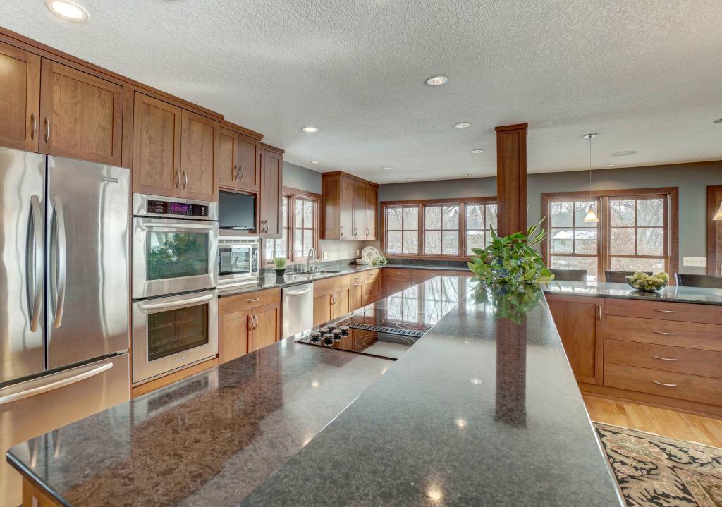 5495 Carlson Road Shoreview, MN 55126 - Photo 19 of 46