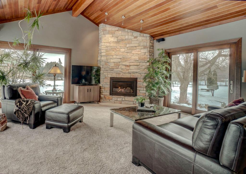 5495 Carlson Road Shoreview, MN 55126 - Photo 20 of 46