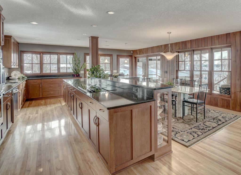 5495 Carlson Road Shoreview, MN 55126 - Photo 21 of 46