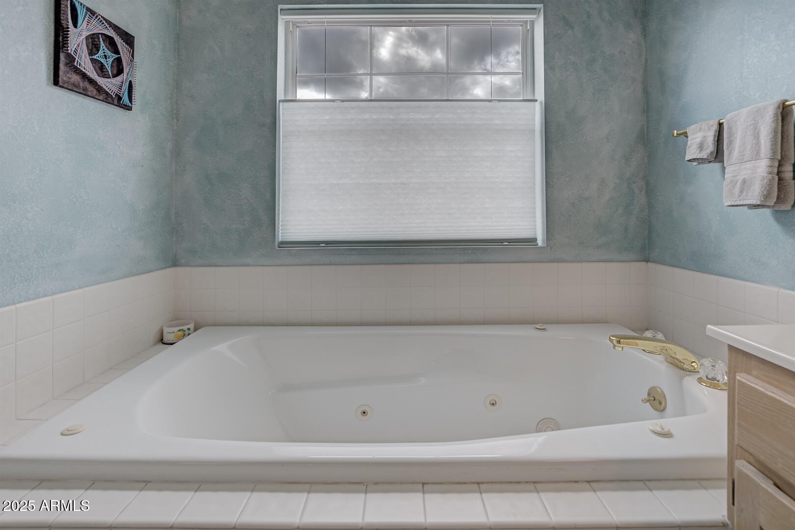 155 Claxton Road Payson, AZ 85541 - Photo 20 of 46 a bathroom with a bathtub