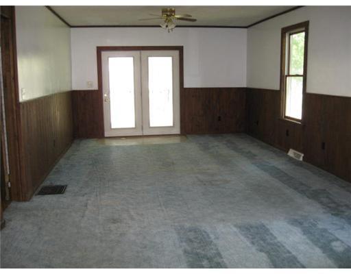 843 Mercer Road Greenville, PA 16125 - Photo 8 of 18 Living Room.