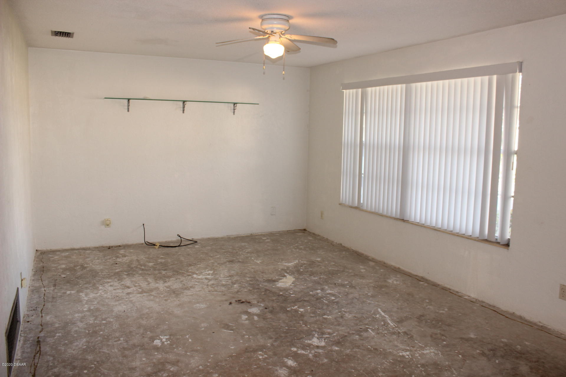 71 Cindy Lane Ponce Inlet, FL 32127 - Photo 4 of 25 Living Room