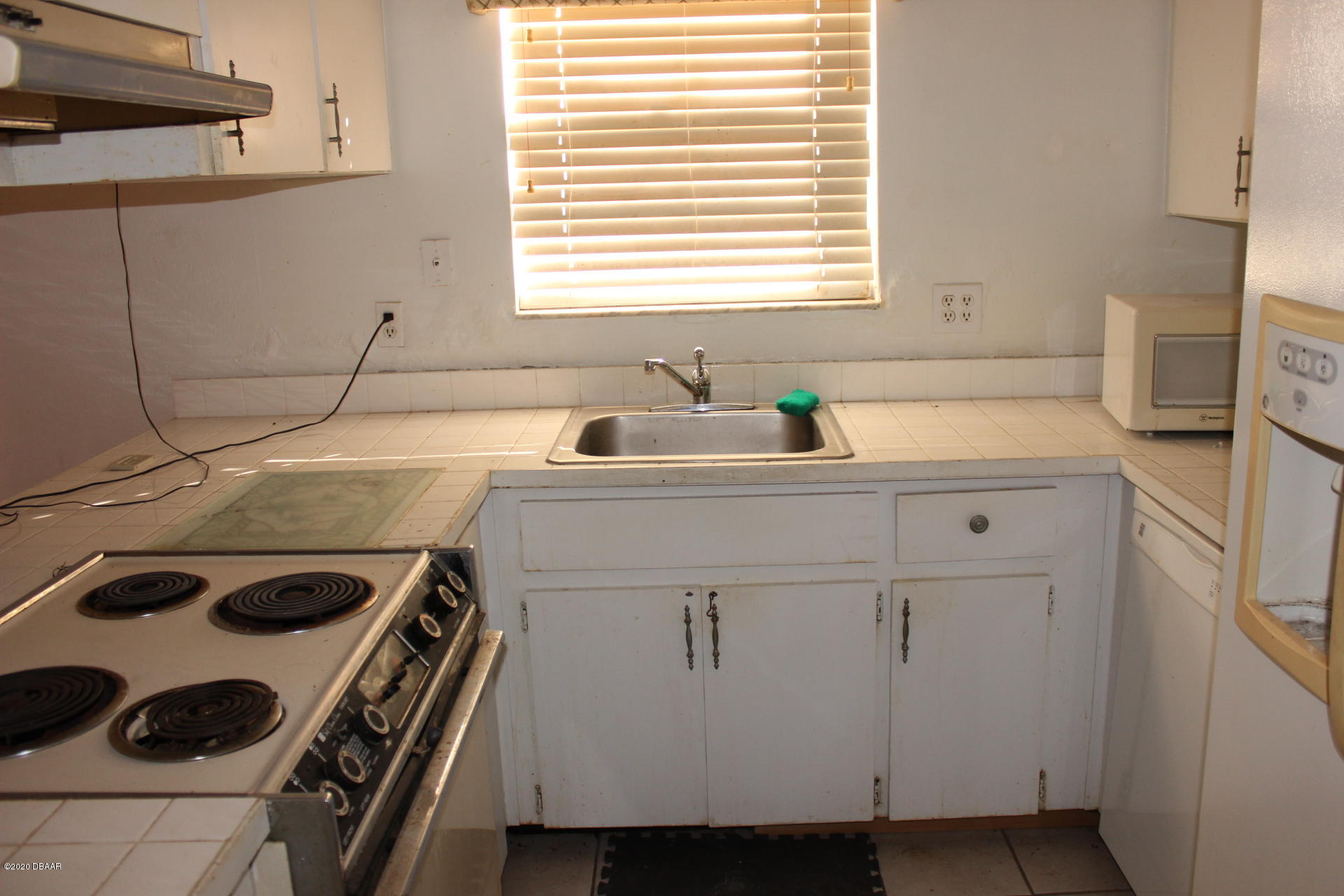 71 Cindy Lane Ponce Inlet, FL 32127 - Photo 6 of 25 Kitchen