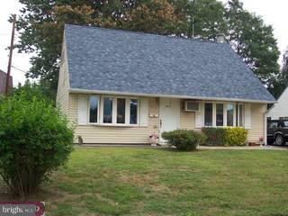 2815 Nature Road Philadelphia, PA 19154 - Photo 2 of 4 Gallery Image 2
