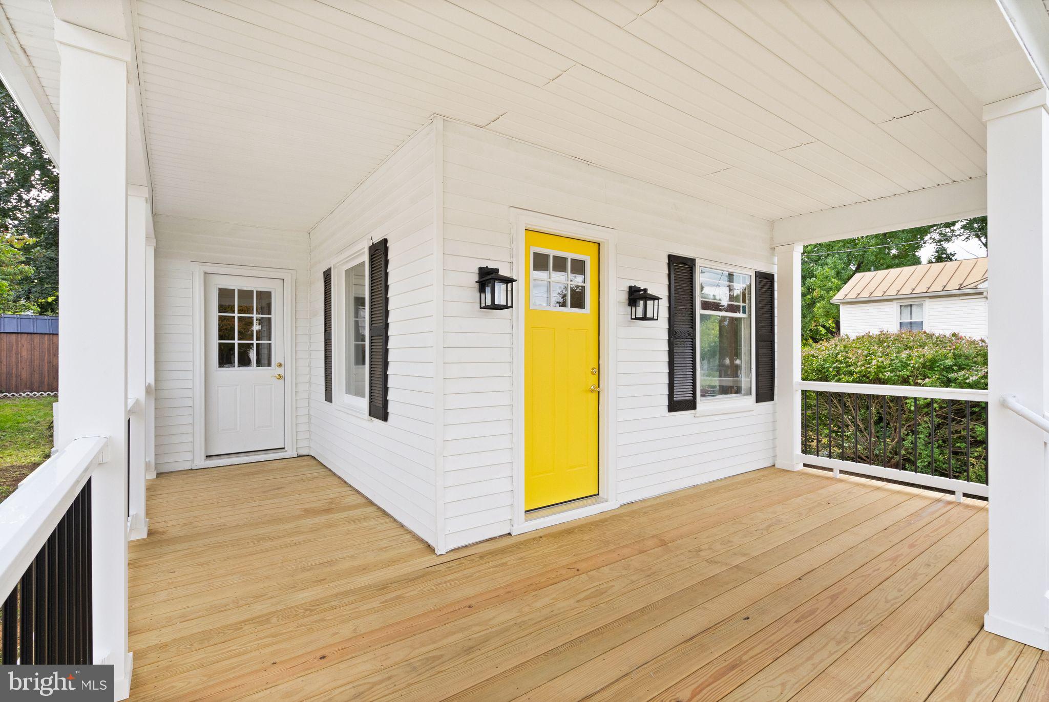 112 Rice Street Berryville, VA 22611 - Photo 5 of 63 Huge Wrap Around Porch