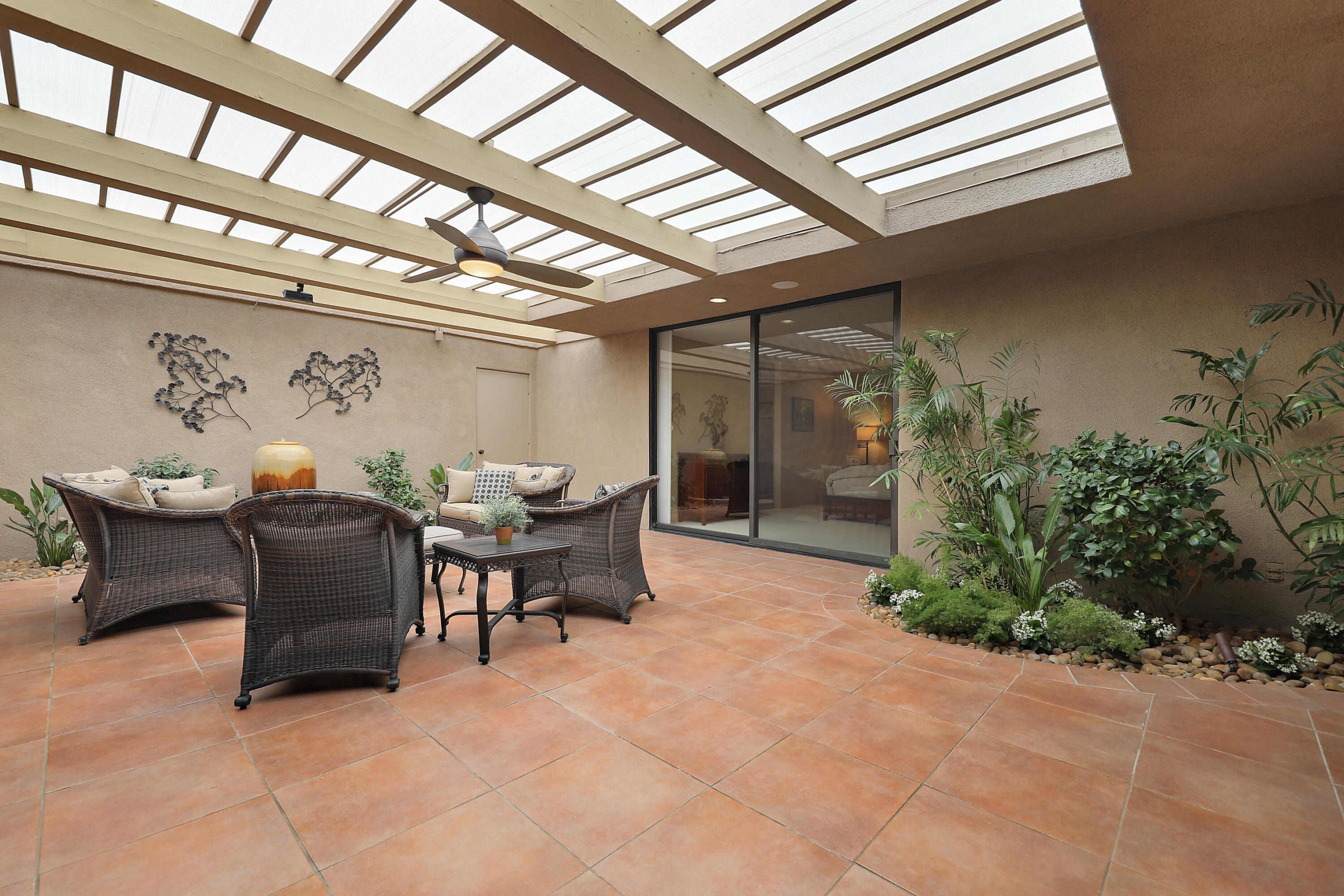 77775 Seminole Road Indian Wells, CA 92210 - Photo 33 of 49 Atrium