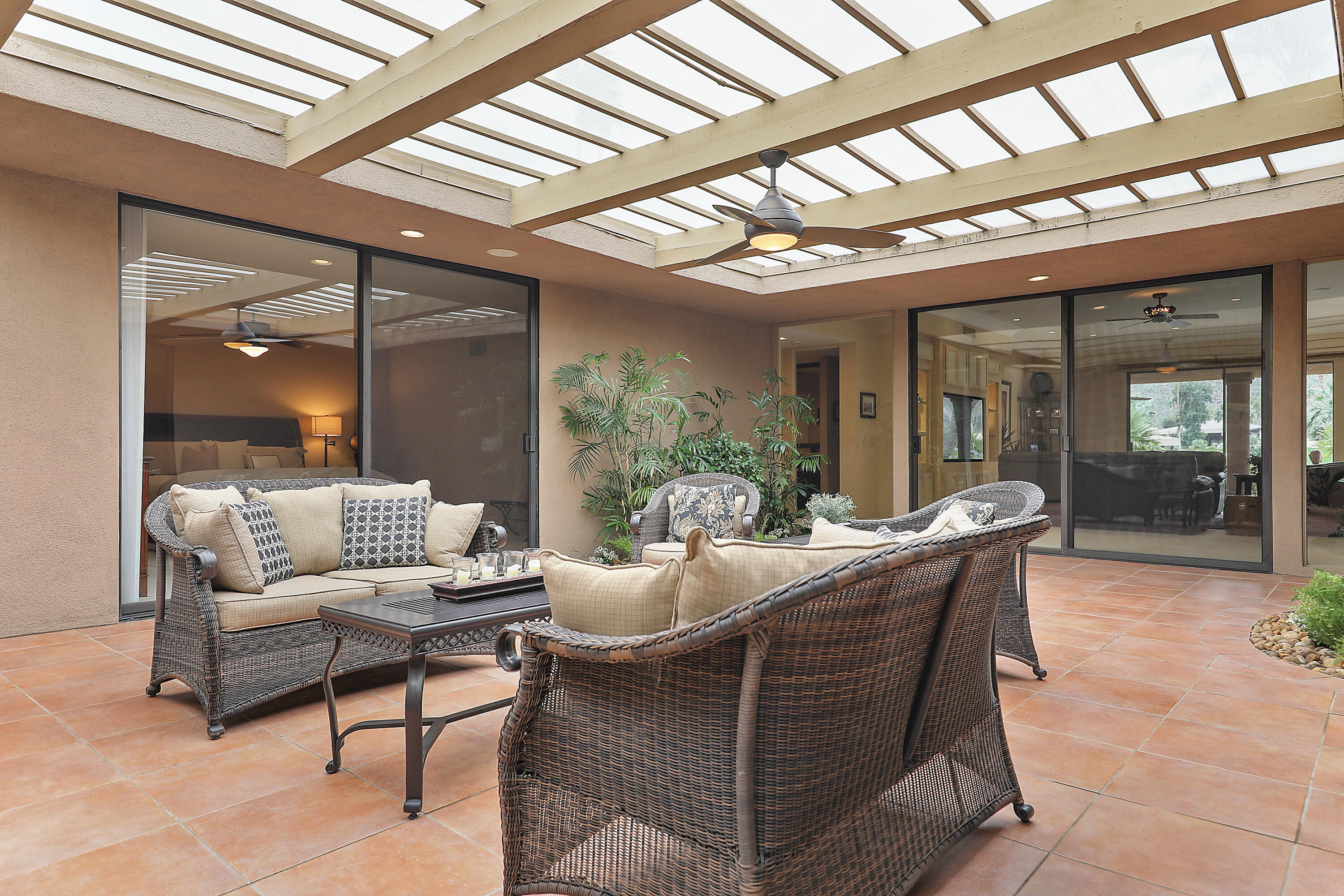 77775 Seminole Road Indian Wells, CA 92210 - Photo 36 of 49 Atrium
