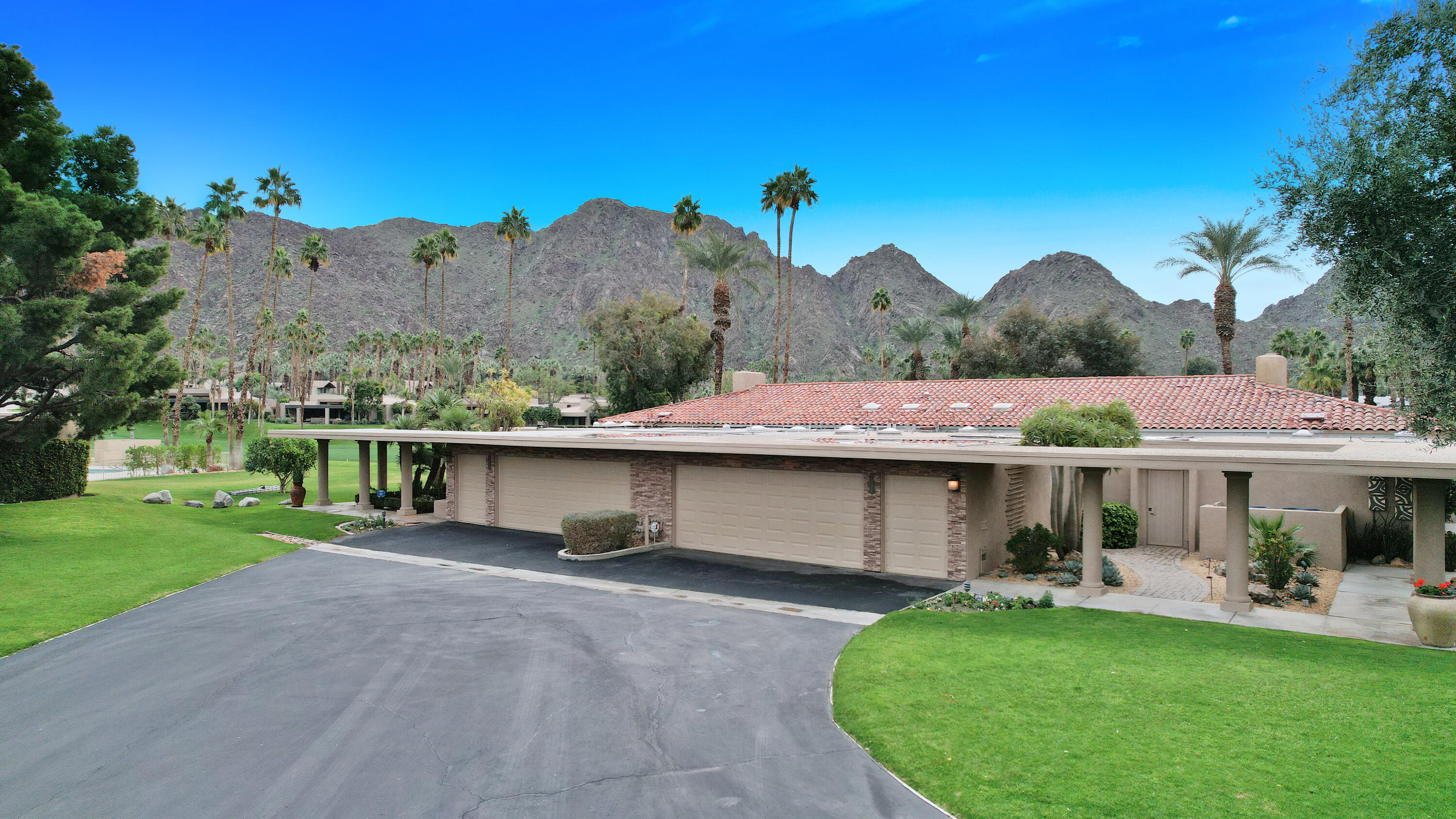 77775 Seminole Road Indian Wells, CA 92210 - Photo 4 of 49 Front of Home