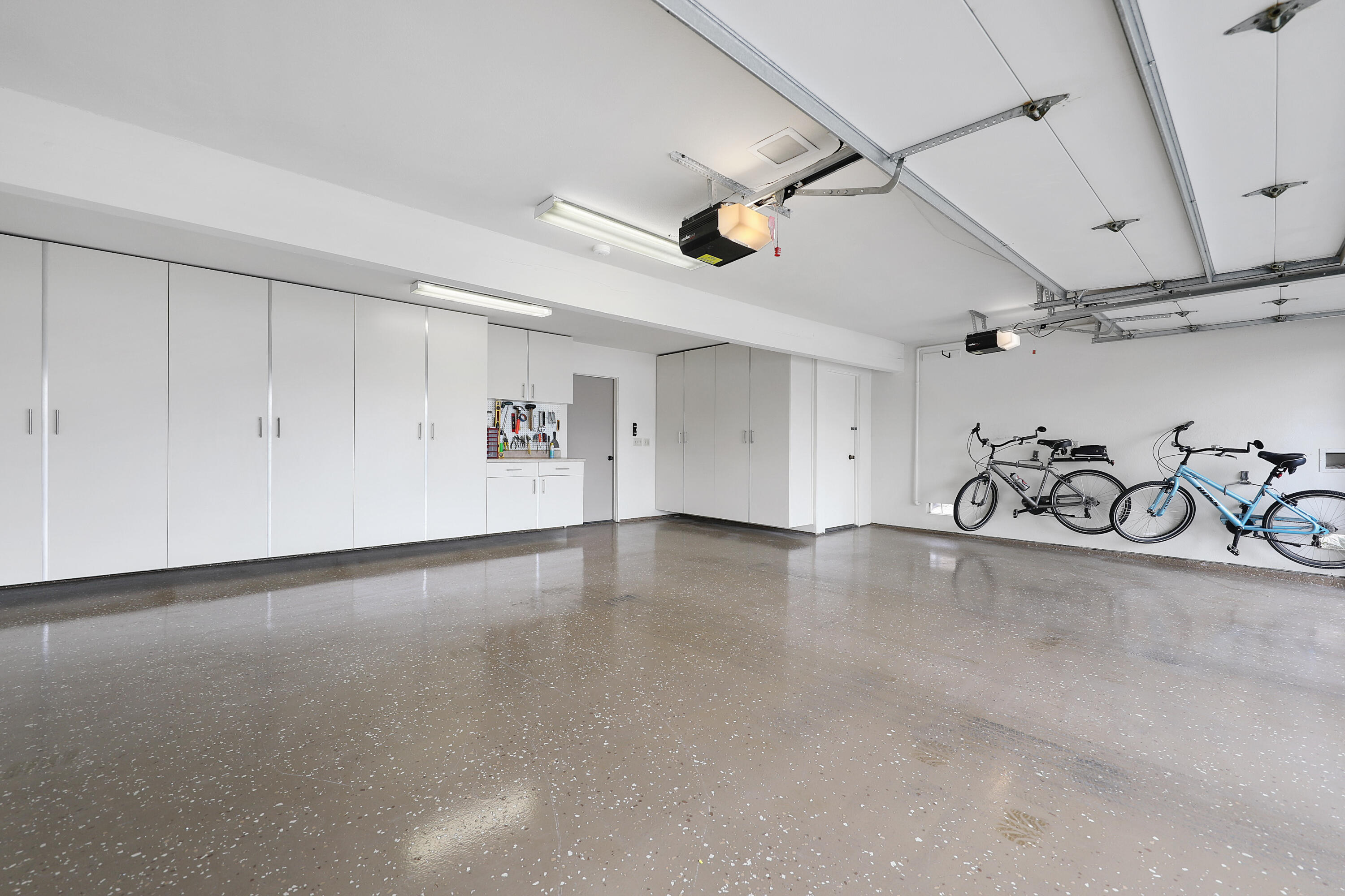 77775 Seminole Road Indian Wells, CA 92210 - Photo 44 of 49 Garage