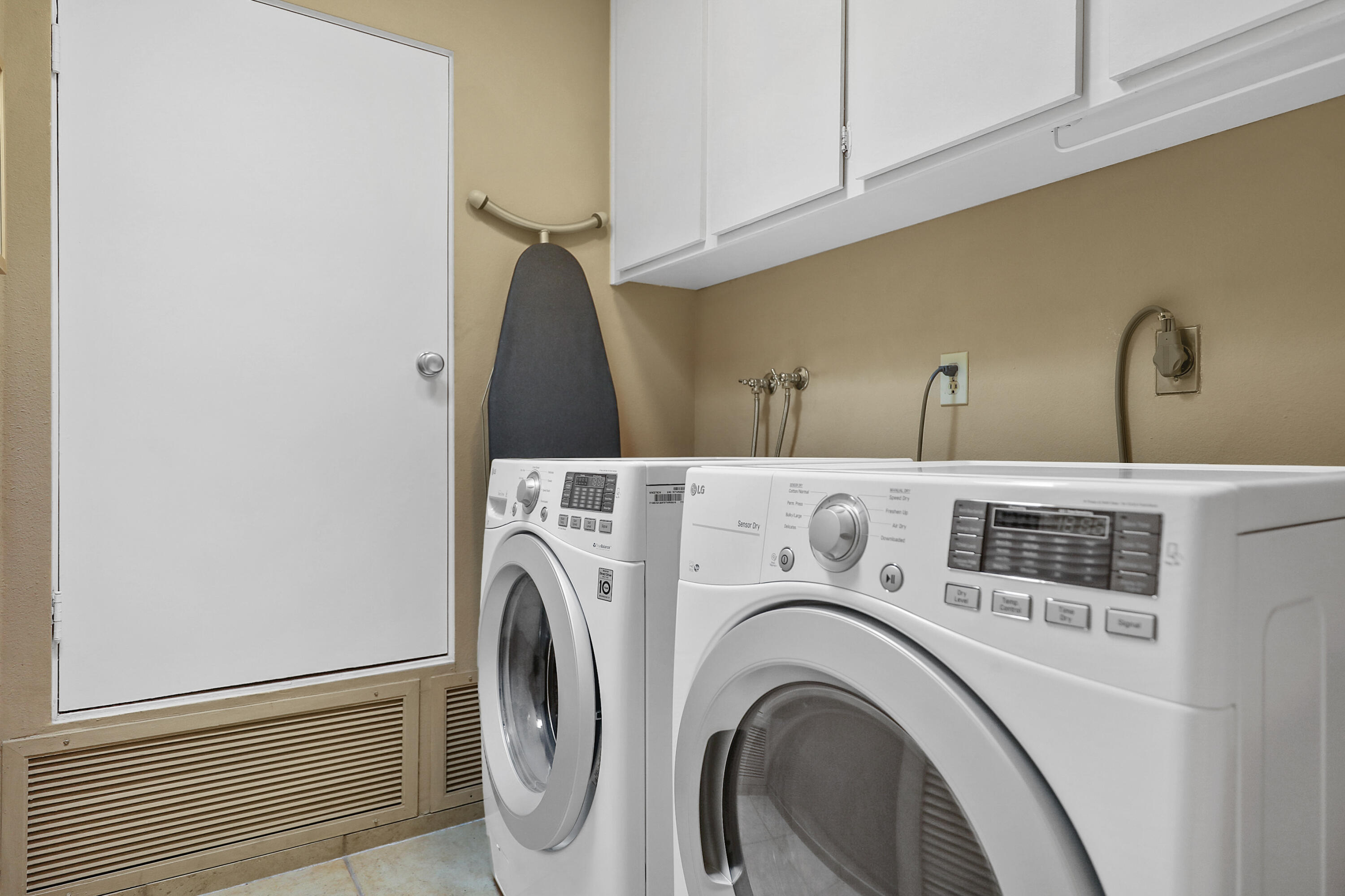 77775 Seminole Road Indian Wells, CA 92210 - Photo 45 of 49 Laundy Room
