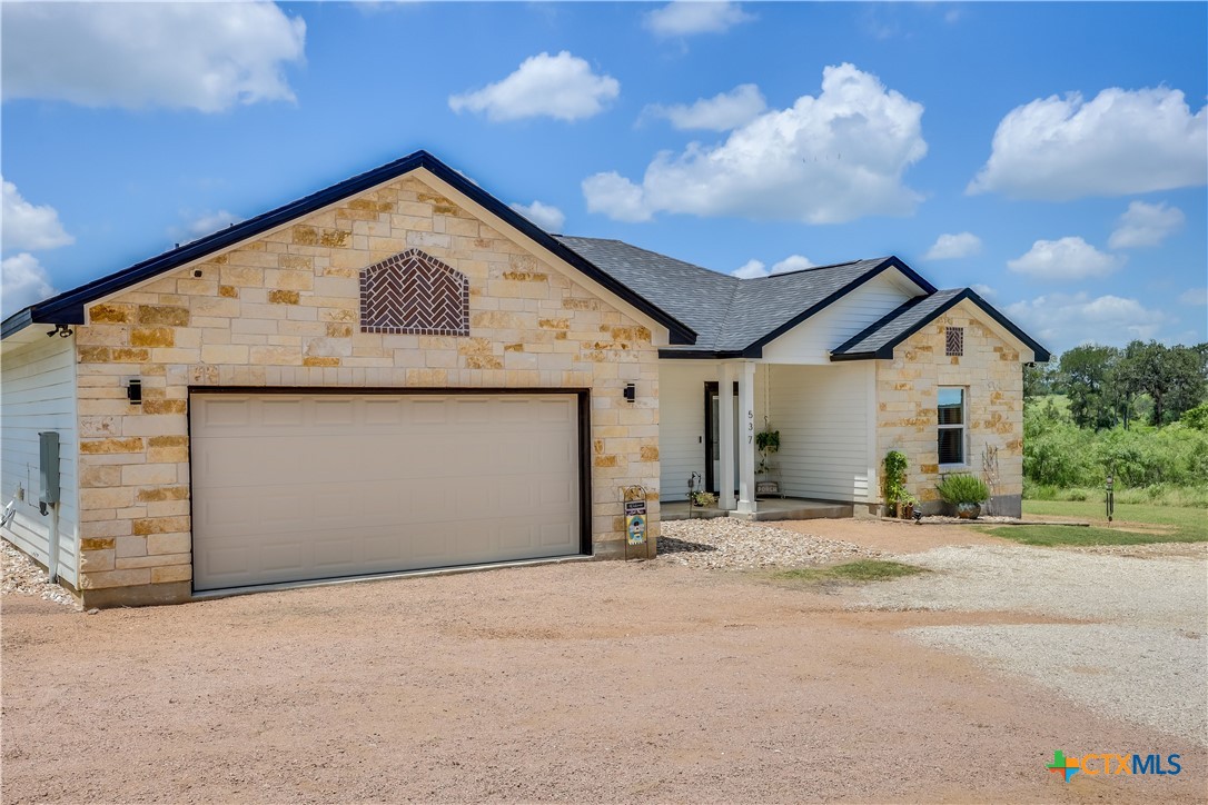 537 Lower Elgin Road Elgin, TX 78621 - Photo 6 of 45
