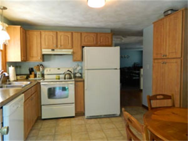 174 Fox Hill Road Burlington, MA 01803 - Photo 4 of 15 Gallery Image 4