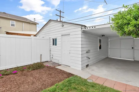 a view of a garage