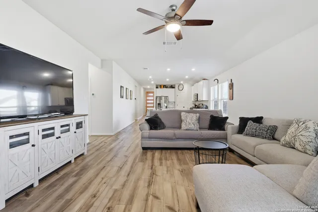 $2,250 | 1308 Lydian Broom, San Antonio, TX 78245