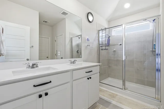 $2,250 | 1308 Lydian Broom, San Antonio, TX 78245