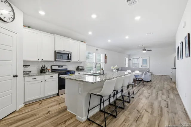 $2,250 | 1308 Lydian Broom, San Antonio, TX 78245